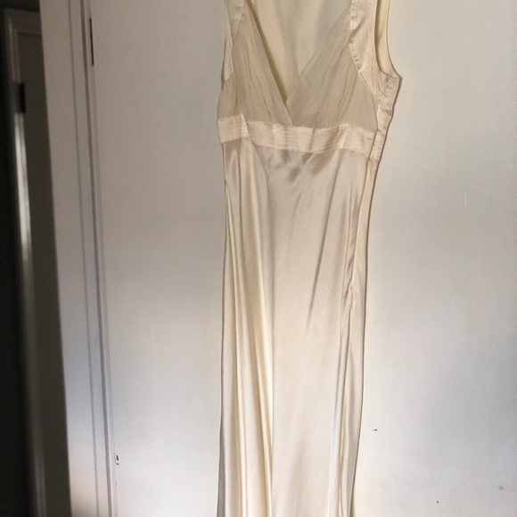Beautiful ivory silk dress - Picture 5 of 7